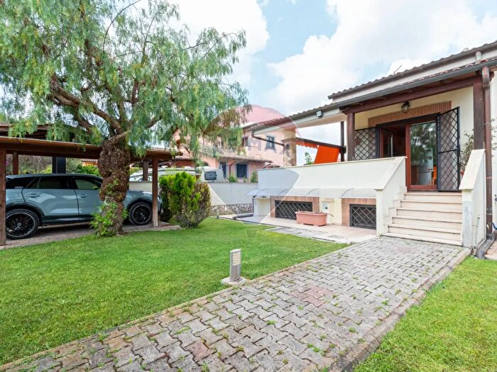 Casa con 5 locali in vendita in Via Bernardo Pasquini, Roma