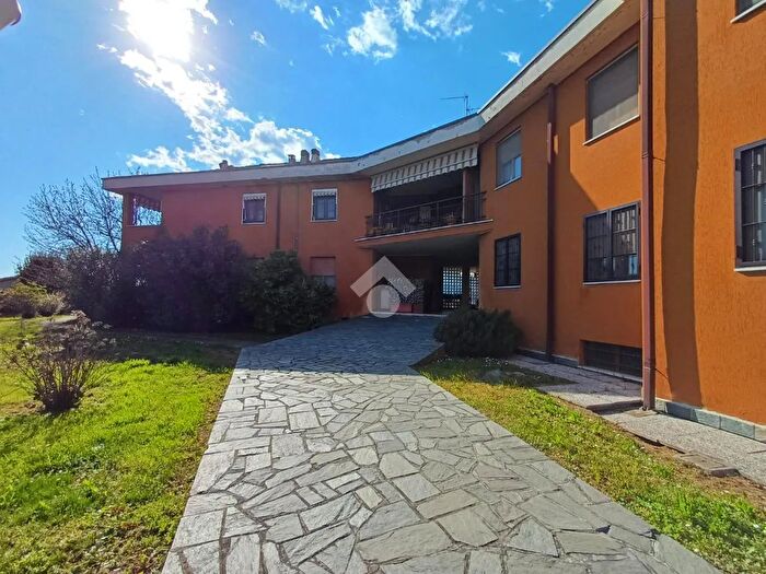 Appartamento trilocale in vendita in Via Resegone, Verderio