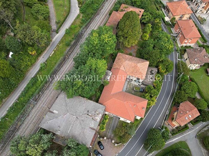 Casa con 10 locali in vendita in Olgiate Molgora