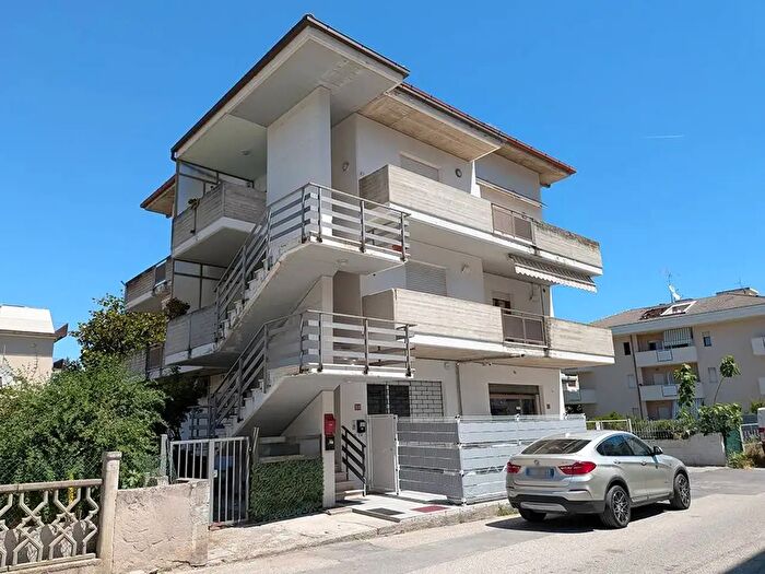 Appartamento quadrilocale in vendita in Via Firenze, Alba Adriatica