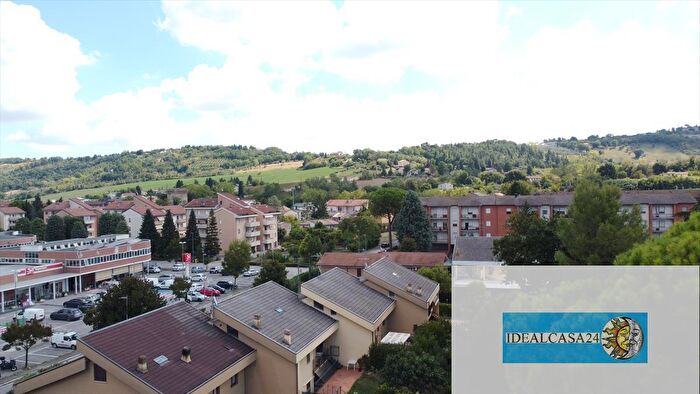 Appartamento con 5 locali in vendita in Villa Potenza Via Giovanni Palatucci, Macerata