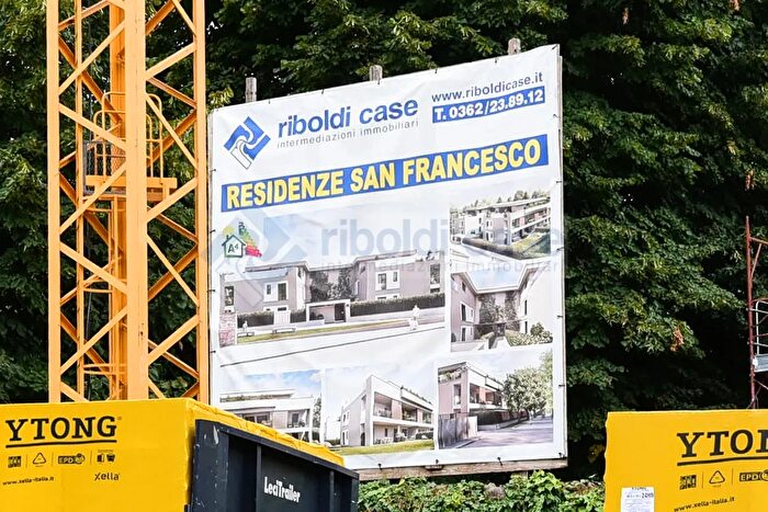 Appartamento quadrilocale in vendita in Mariano Comense