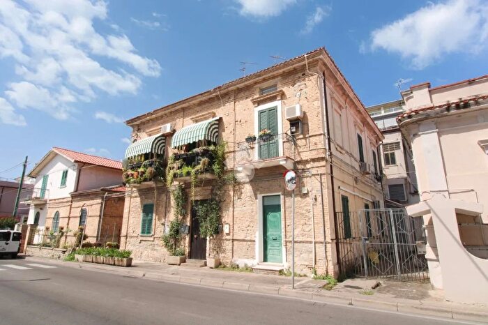 Appartamento bilocale in vendita in Via Tripoli, Ortona