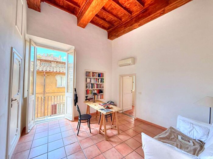 Appartamento bilocale in affitto in Via di Monserrato, Via Giulia, Roma