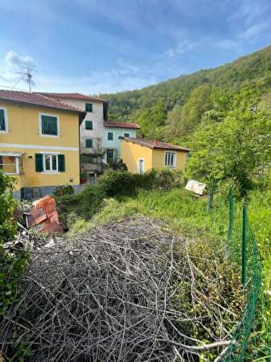 Casa con 6 locali in vendita in Via Ortovecchio, Davagna