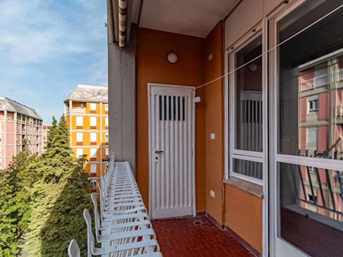 Appartamento trilocale in affitto in via Tripolitania, Africano Villa Chigi, Roma