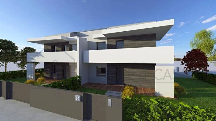 Casa con 5 locali in vendita in Case Fianali, Cesena