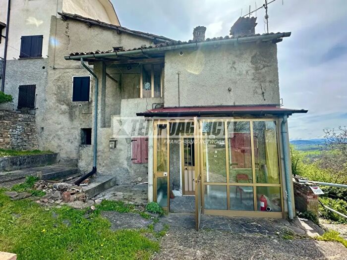 Appartamento con 5 locali in vendita in Via Casa Camerieri, Serramazzoni