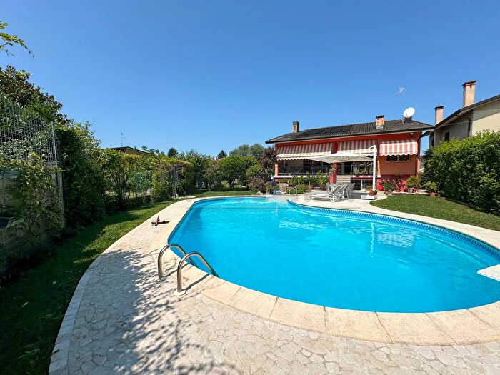 Casa con 7 locali in vendita in Via Coevorden, Palmanova