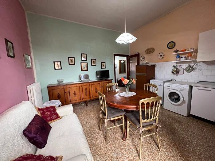 Appartamento trilocale in affitto in Via II Giugno a Certaldo Firenze, Certaldo