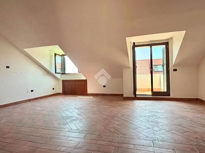 Appartamento trilocale in vendita in Via San Francesco d'Assisi, Giugliano In Campania