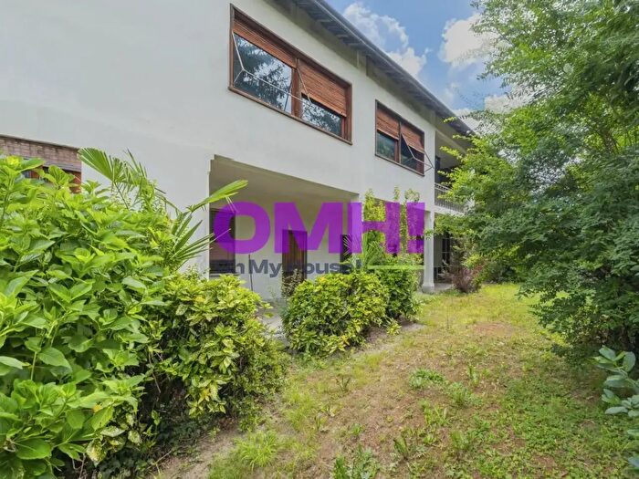 Casa con 6 locali in vendita in Via Francesco Petrarca, Arsago Seprio