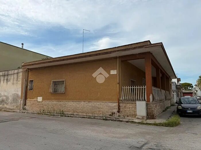 Casa quadrilocale in vendita in Via Marco Pacuvio, Oria