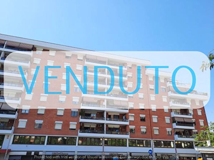 Appartamento trilocale in vendita in Via Benedetto Croce, Roma