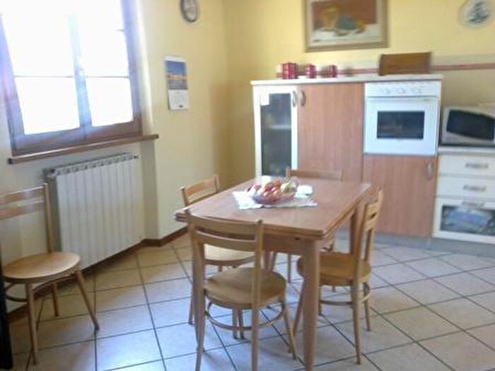 Casa con 10 locali in vendita in Camaiore