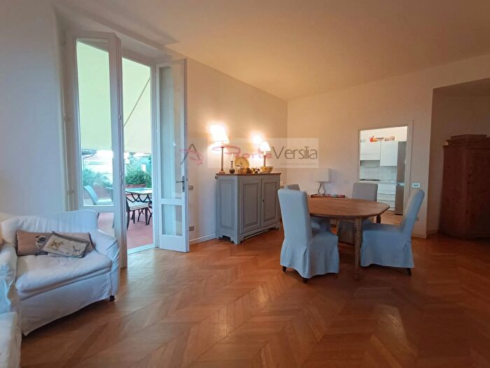 Appartamento con 5 locali in vendita in Via Milano, Forte Dei Marmi