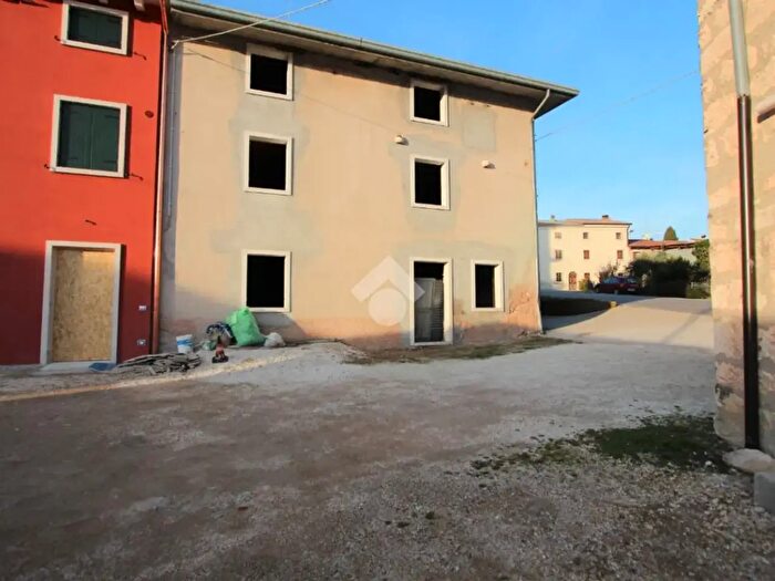 Casa con 6 locali in vendita in Via Vigo, Grezzana