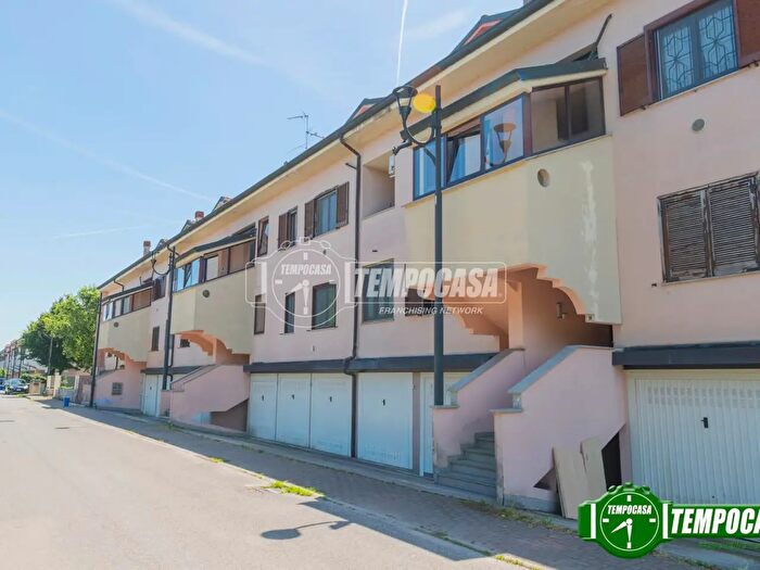 Appartamento trilocale in vendita in Via Roggia Mischia, Vermezzo con Zelo