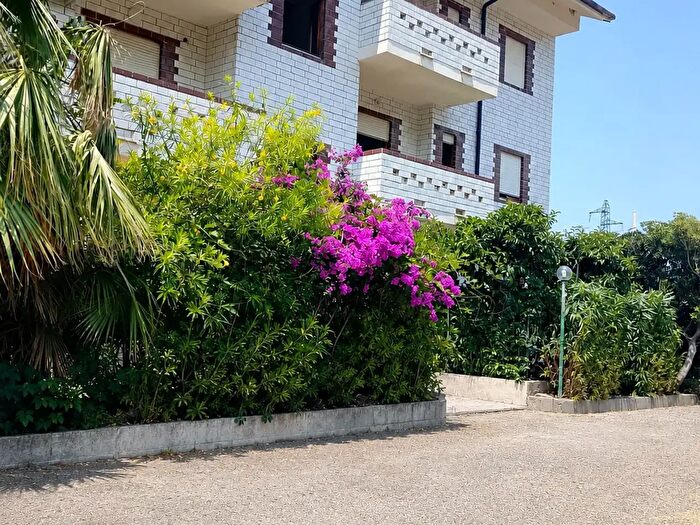Appartamento trilocale in vendita in Miccisi Snc, San Lucido