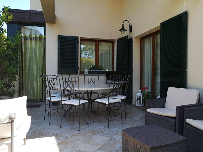 Casa con 7 locali in vendita in Livorno