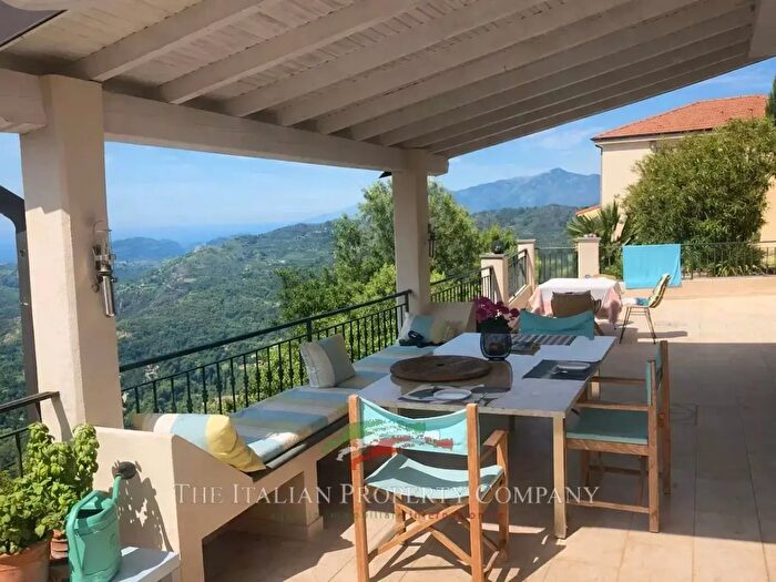 Appartamento quadrilocale in vendita in Perinaldo