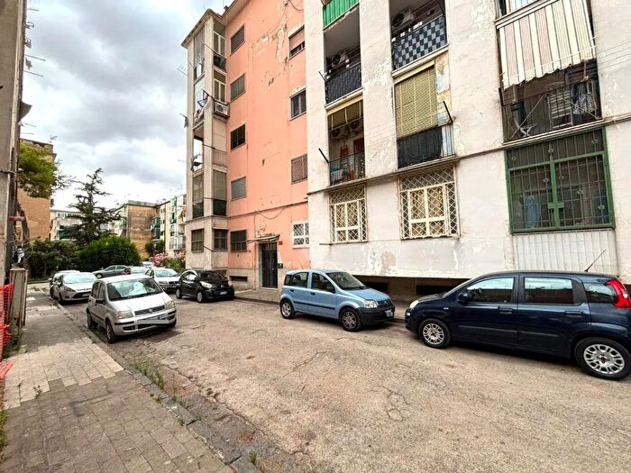 Appartamento bilocale in vendita in Corso Sirena, Napoli