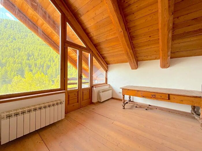 Appartamento quadrilocale in vendita in Via Principale, Sauze Di Cesana