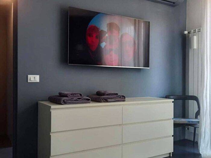 Appartamento trilocale in affitto in Via Angelo Masina, Dergano, Milano