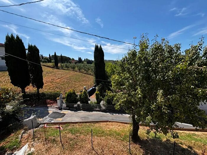 Casa con 7 locali in vendita in Peccioli