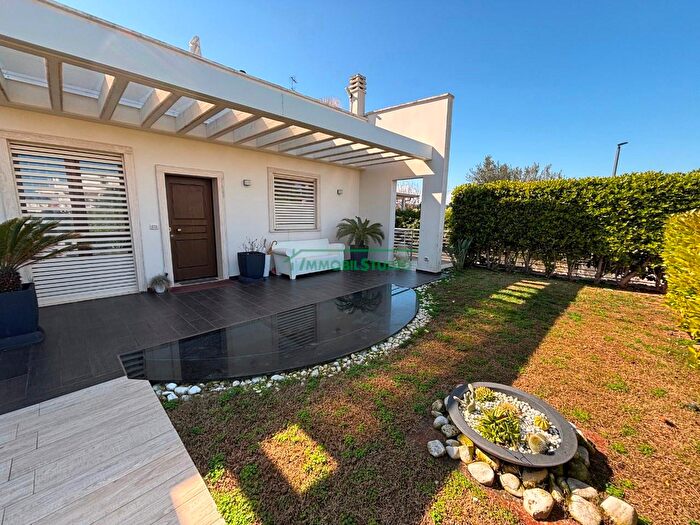 Casa con 5 locali in vendita in Strada dello Schiamante, Bari