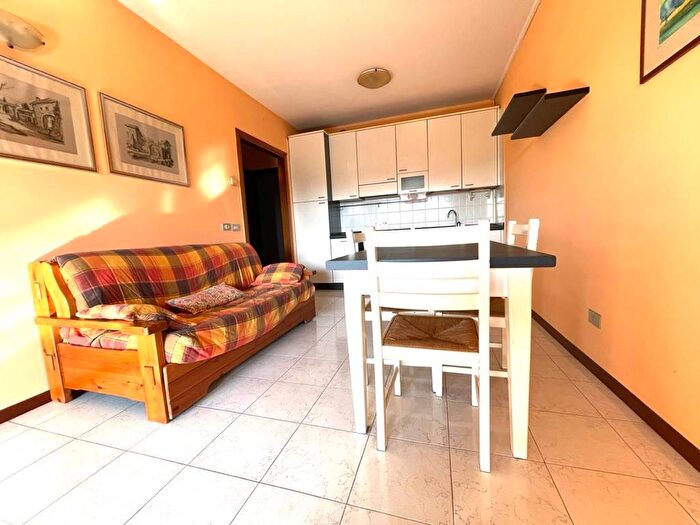Appartamento bilocale in affitto in Via Padre Annibale Maria di Francia, Rivoltella, Desenzano del Garda