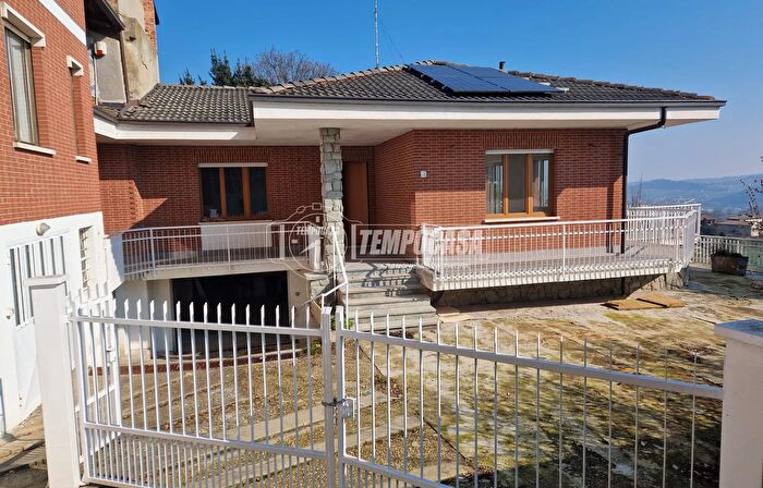 Casa quadrilocale in vendita in Govone