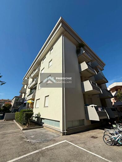 Appartamento trilocale in vendita in Viale Mazzini, Alba Adriatica