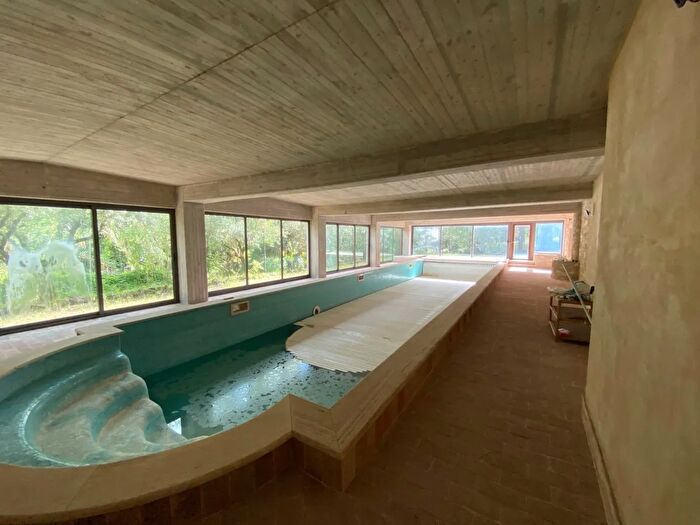 Casa con 13 locali in vendita in Perugia Perugia Periferia, Perugia