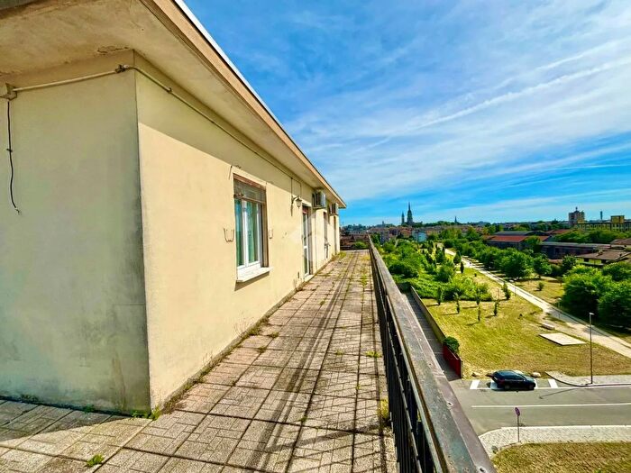 Appartamento trilocale in vendita in Str Privata Gilardengo, Novara