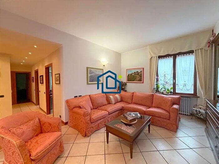 Appartamento con 5 locali in vendita in Via Pasubio, Arluno