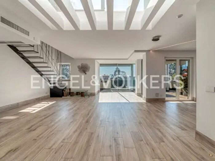 Appartamento trilocale in vendita in Via Piave, Legnano