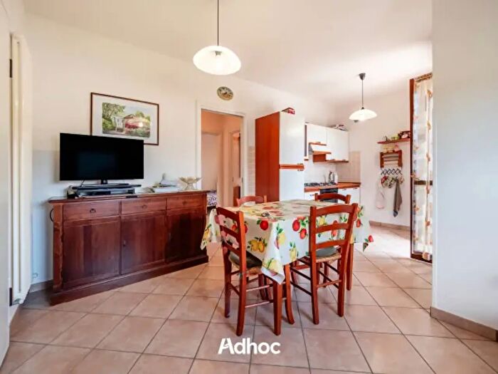Appartamento trilocale in vendita in Via Giorgio De Chirico, Fano