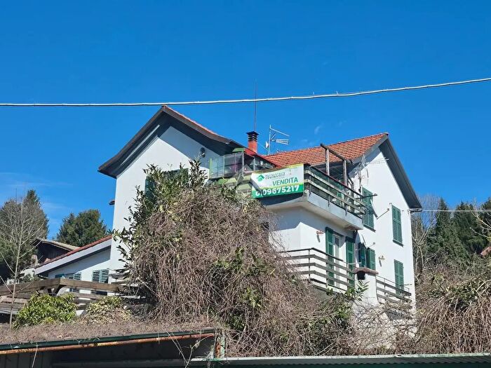 Casa con 5 locali in vendita in Località Creto, Montoggio