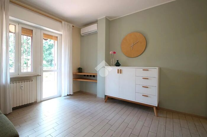 Appartamento trilocale in vendita in Via Roma, Garbagnate Milanese