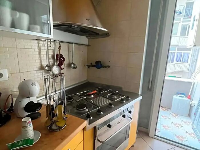 Appartamento monolocale in affitto in Via Caio Asinio Pollione, Napoli