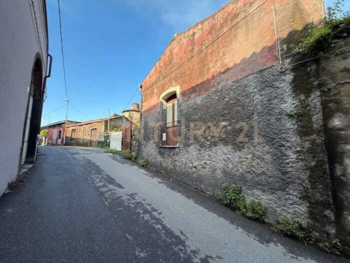 Casa con 6 locali in vendita in Acireale