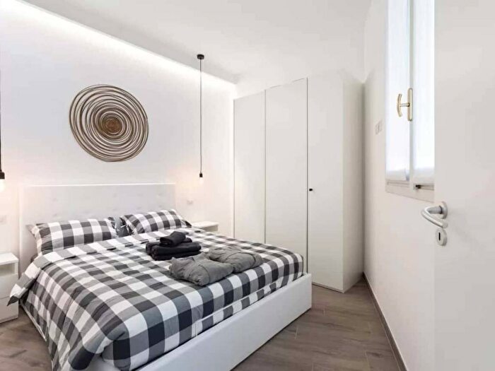 Appartamento bilocale in affitto in Via Santa Sofia, Quadronno Crocetta, Milano