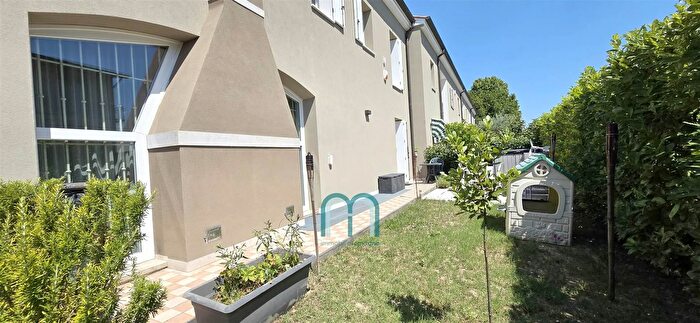 Casa con 9 locali in vendita in Via Tiziano Vecelio Spinea, Spinea