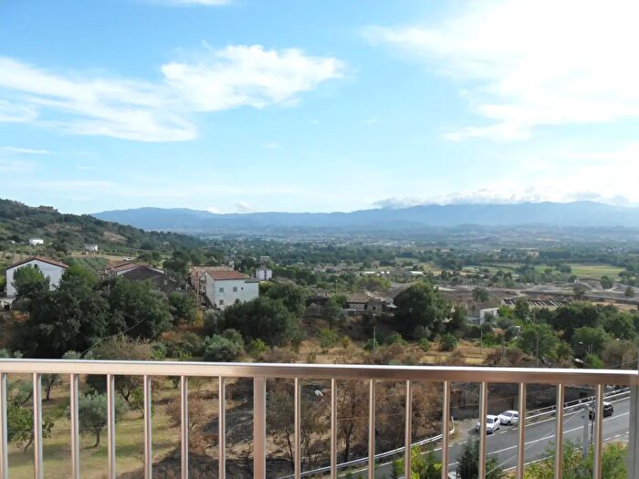 Appartamento quadrilocale in vendita in Contrada Varrolate Snc, Rose