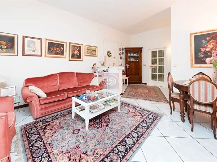 Appartamento con 5 locali in vendita in Cesena