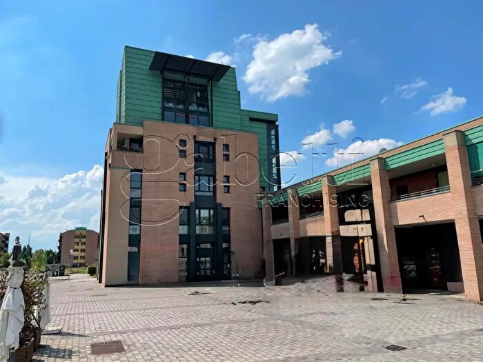 Appartamento trilocale in vendita in Via De Andrè, Ferrara