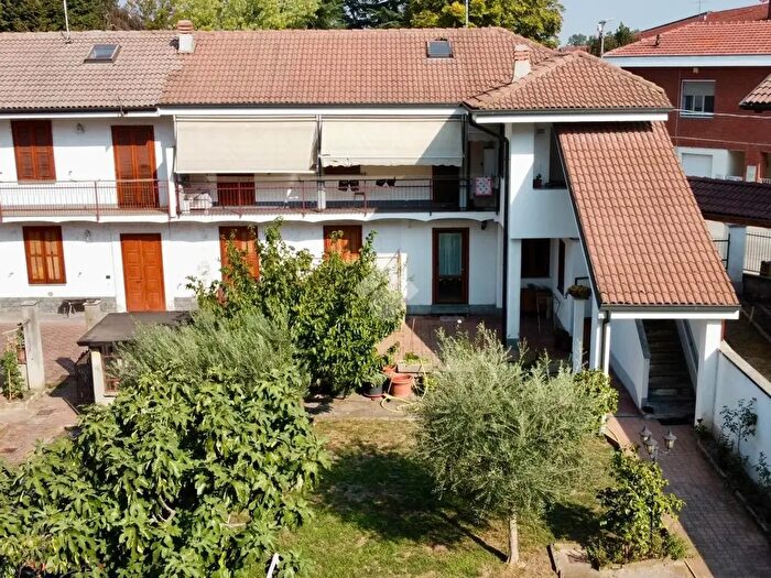 Casa con 6 locali in vendita in Via Stupinigi, Vinovo