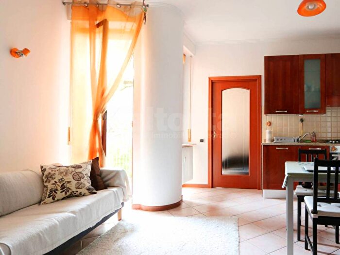 Appartamento trilocale in affitto in Via Lecco, Via Lecco Via Bergamo, Monza