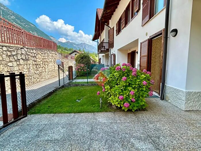 Casa con 5 locali in vendita in Villa Lagarina